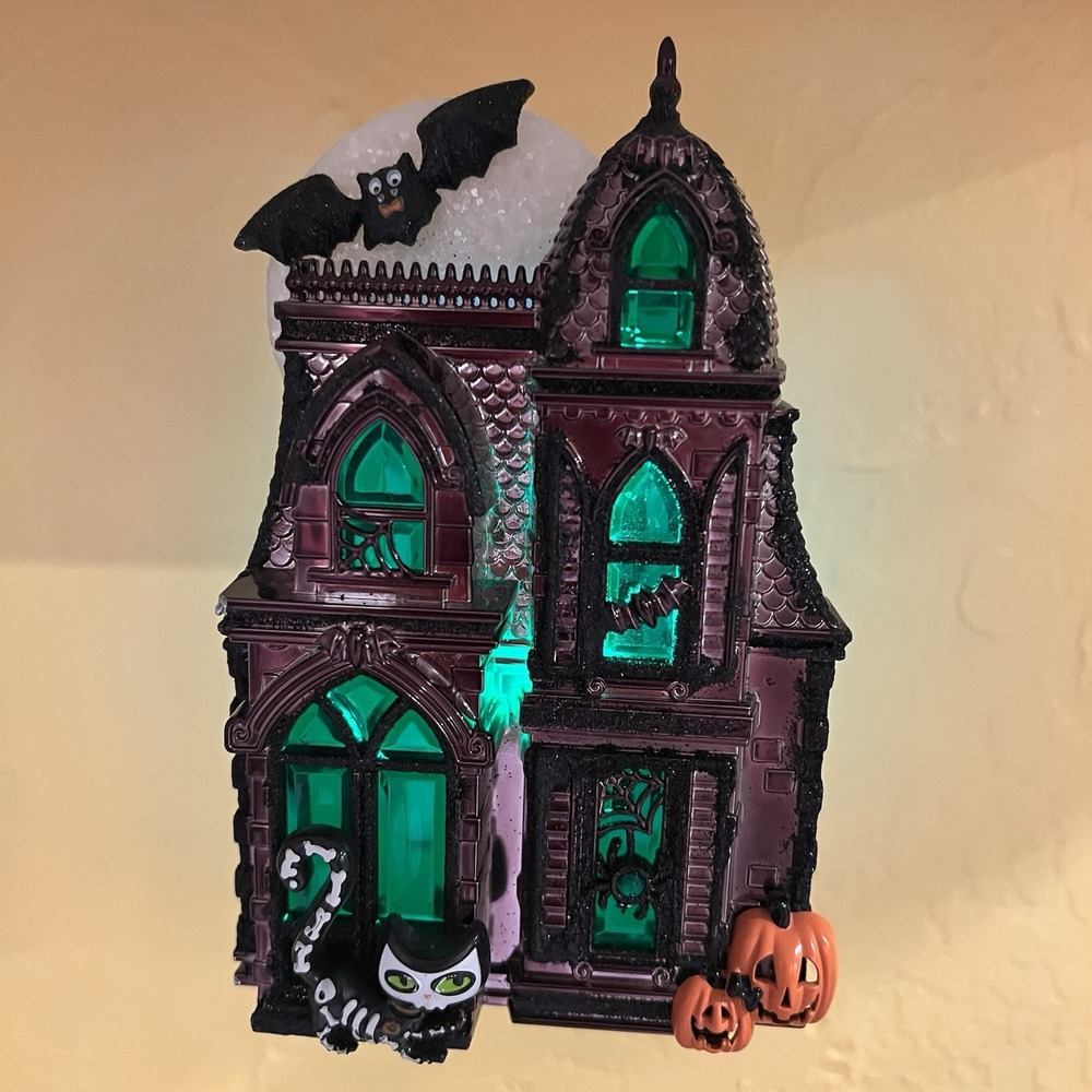 Bath Body Works 2018 Gothic Haunted Manor House Moon Cat Halloween Wallflower